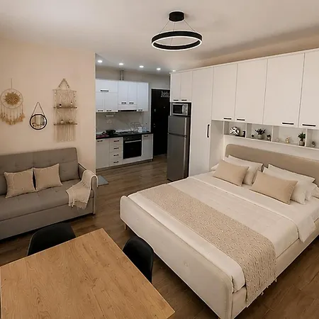 Beachfront * Golem (Tirana)